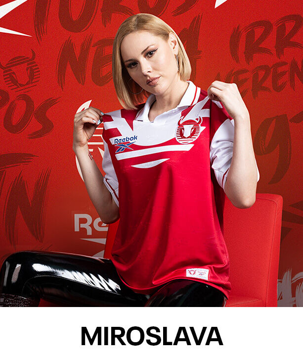 Miroslava Montemayor se une a la celebración con el nuevo Jersey de Toros Neza