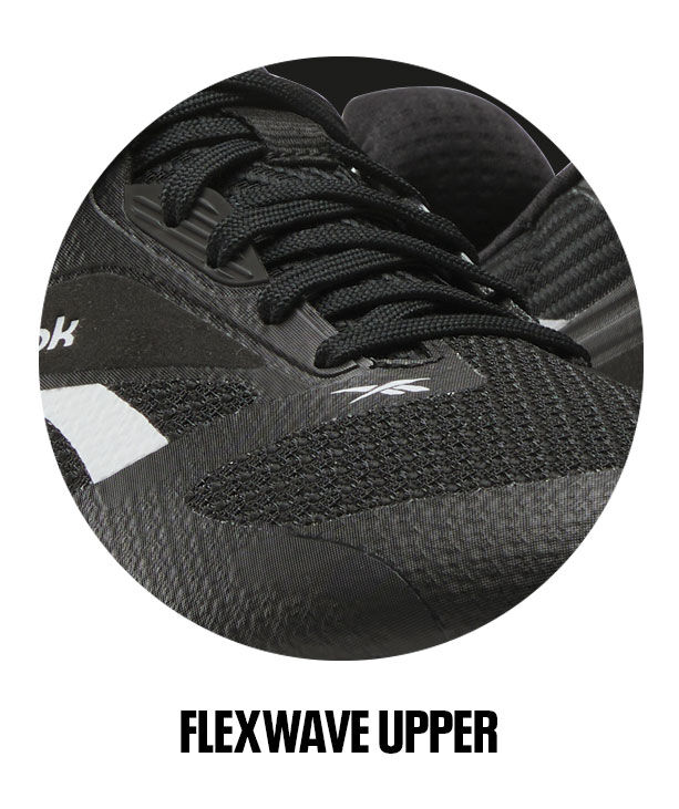 Detalle thumb Reebok Nano Golf con tecnolog&iacute;a Flexwave Upper, upper textil negro con agujetas y logo vector.