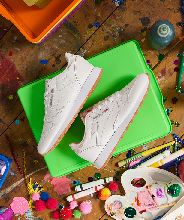 Regresa a clases con los estilos blancos de Reebok