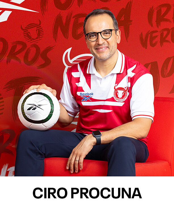 Ciro Procuna se une con el Jersey de Toros Neza de Reebok