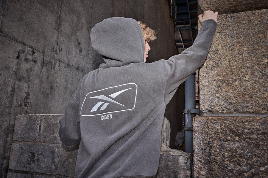 Sudadera gris Reebok x Obey