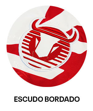 Escudo bordado de Toros Neza en el nuevo Jersey