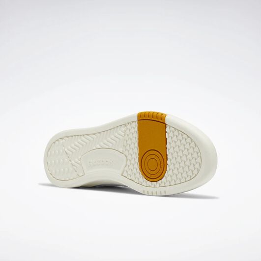 Tenis Court Peak image number 4