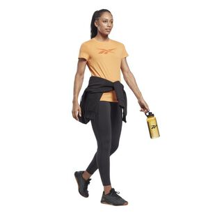 Playera Training Essentials Graphic