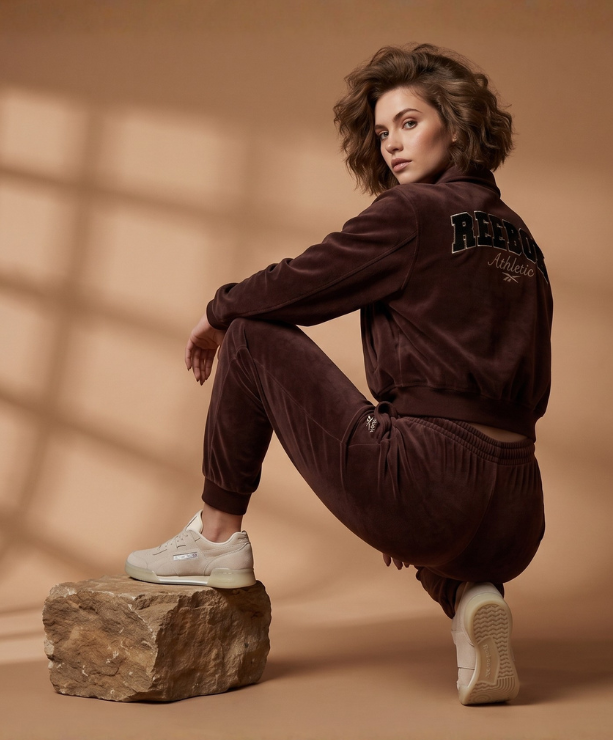 Mujer outfit chamarra cropped con pantal&oacute;n urban pintuck wide leg jogger pants