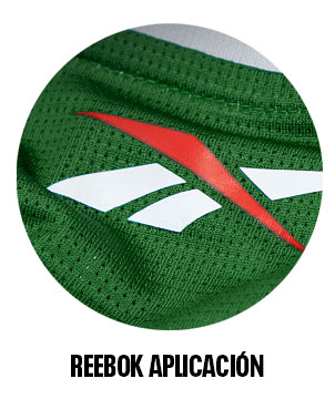 Detalle thumb logo Reebok aplicado en rojo y blanco sobre jersey verde.