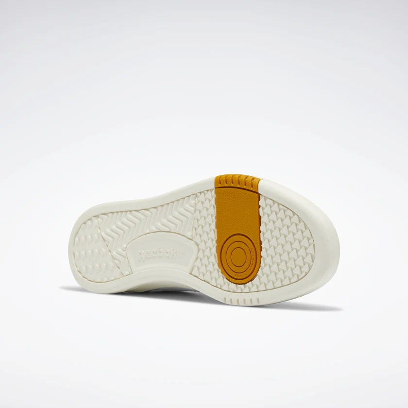 Tenis Court Peak image number 4